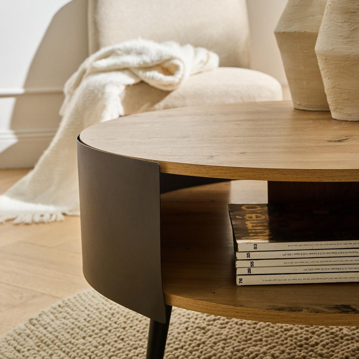 COUCHTISCH mit 2 Ebenen und schwarzen Metallseiten eklo 80/39/80 cm - Eichefarben, Holzwerkstoff (80/80/39cm) - Calicosy