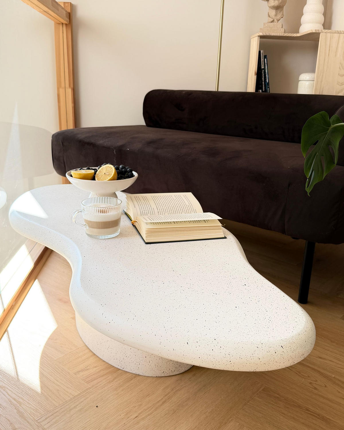 COUCHTISCH 57/120 cm Terrazzo Optik Weiß Conza - Weiß, Keramik (57/120/34cm) - Beliani