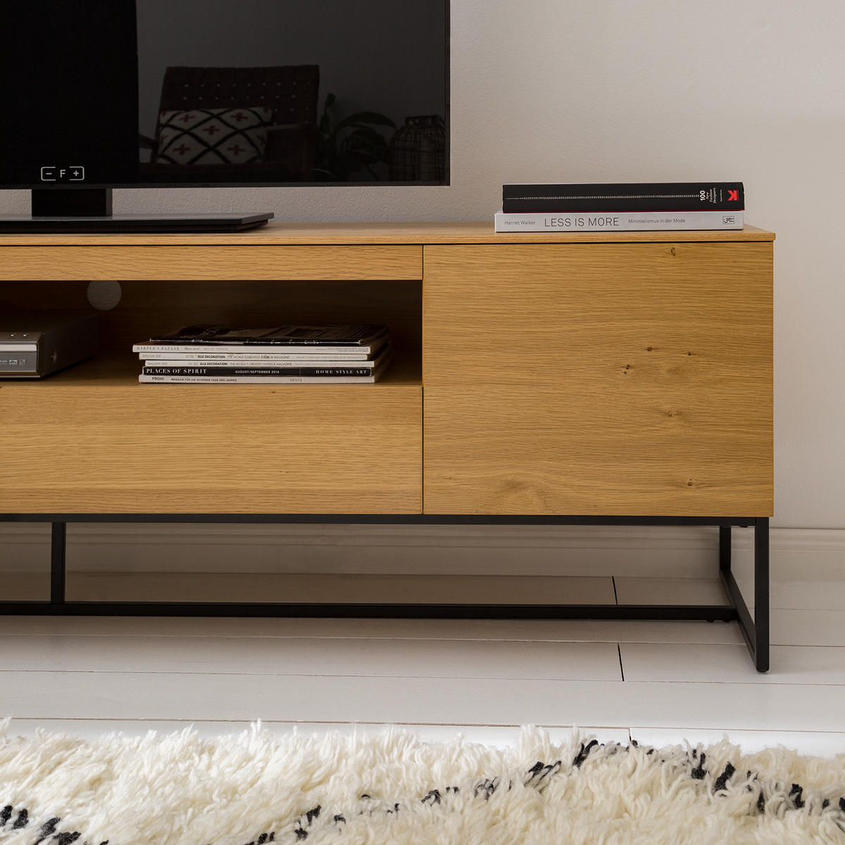 TV-LOWBOARD - Echtholzfurnier / Eisen, Breite 181 cm - Eichefarben/Schwarz, Holzwerkstoff (181/51/40cm) - home24