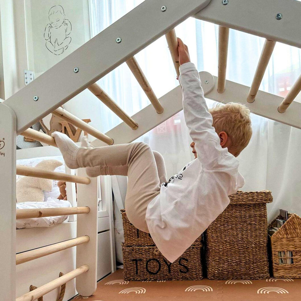 KLETTERDREIECK Großes Haus für Kinder mit Rosa Dach, Zarter Stoff, Montessori, Natur - Rosa/Naturfarben, Holz (112/94/61cm) - MeowBaby