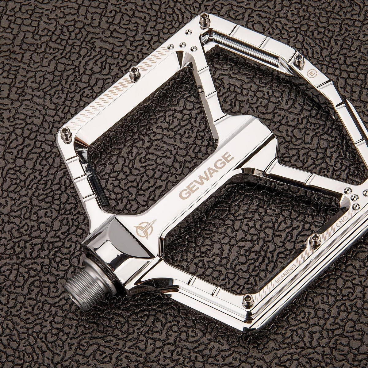 FAHRRADPEDALE CNC-Aluminium ultraflach mit 14 Anti-Rutsch-Pins Silver - Silberfarben, Metall (11/1.5/12cm)