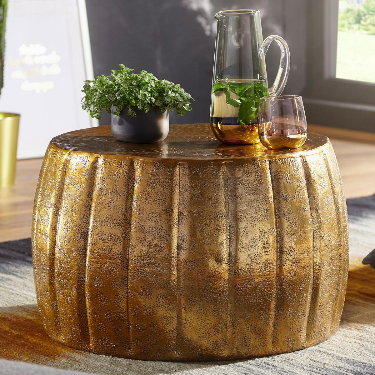 COUCHTISCH LIMENTRA im orientalischen Stil aus strukturiertem Aluminium, Gold 60x60x36 cm - Goldfarben, Metall (60/60/36cm) - KADIMA DESIGN