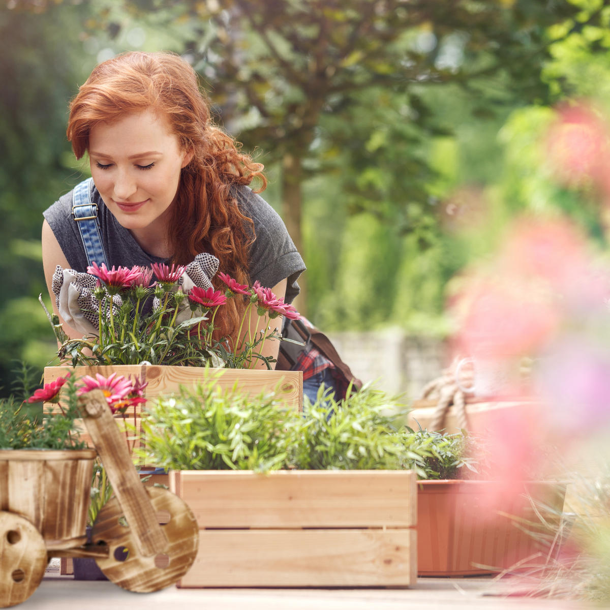 BLUMENFAHRRAD - Hellbraun, Holz/Kunststoff (30/25/16.5cm) - Relaxdays