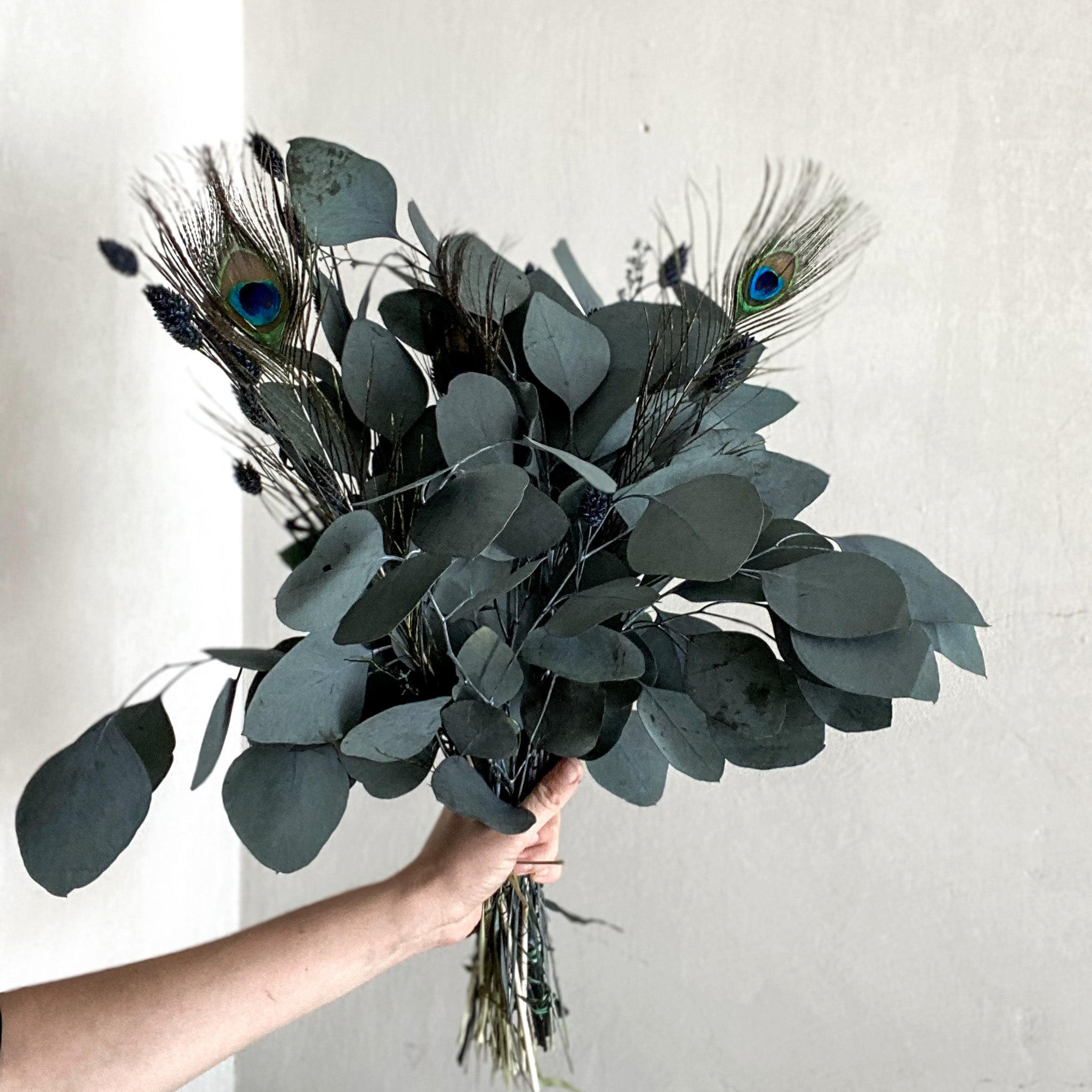 TROCKENBLUMENSTRAUSS Eukalyptus Blue Sky - blau / 40 cm - Blau, Naturmaterialien (40cm) - Lykke & You