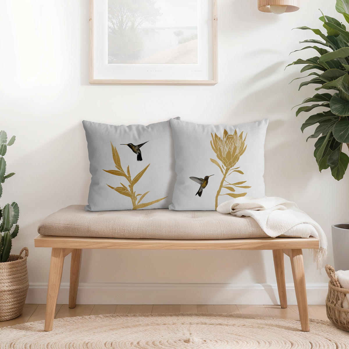 DEKOKISSEN 2er-Set Kolibri und tropische goldene Blüten Duo 50/50 cm - Goldfarben, Textil (50/50cm) - Bilderwelten