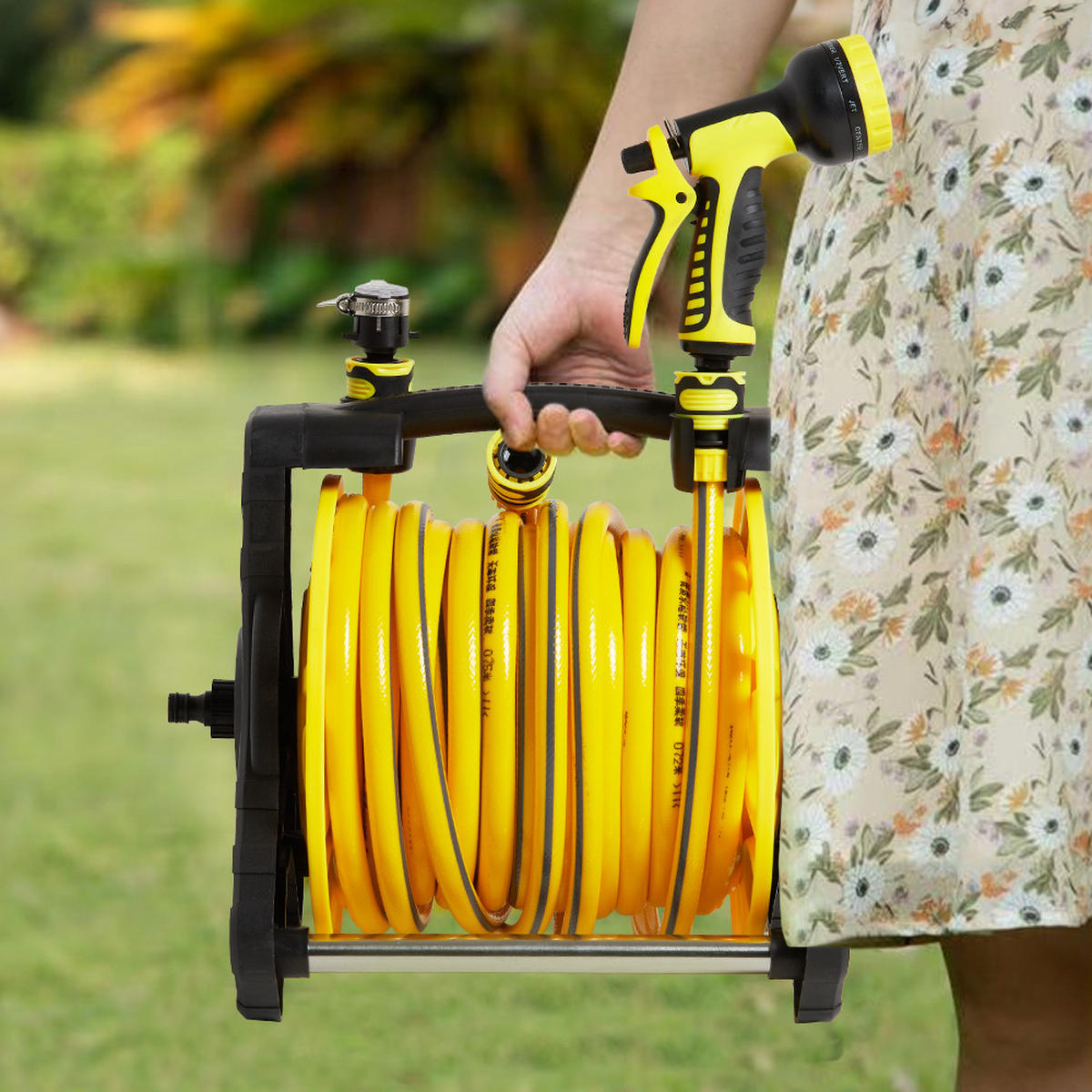 GARTENSCHLAUCHWAGEN 35m mit gummibeschichteter Pistole 10 Sprühmodi PP Rahmen gelb/schwarz - Gelb, Kunststoff (35cm) - Livingandhome