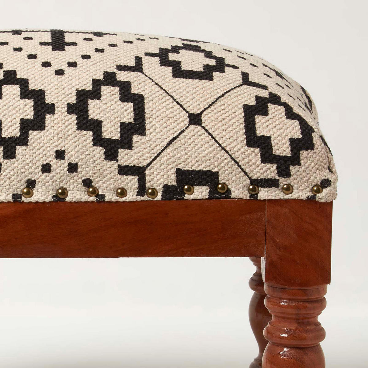 HOCKER Reva mit Holzbeinen, schwarz-creme gemustert, 50/40/30 cm - Schwarz, Textil (30/40/50cm) - Homescapes