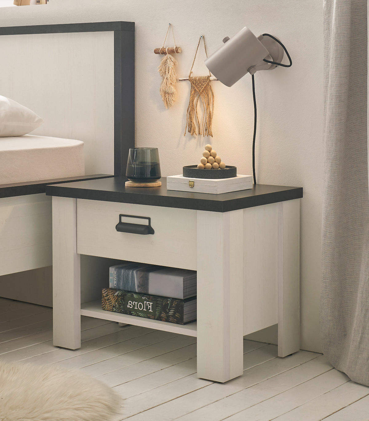 NACHTTISCH weiß Pinie und Anthrazit Landhaus, Nachtkommode mit Schubkasten 60 x 46 cm - Anthrazit/Weiß, Holzwerkstoff/Metall (60/46/39cm) - Furn.Design