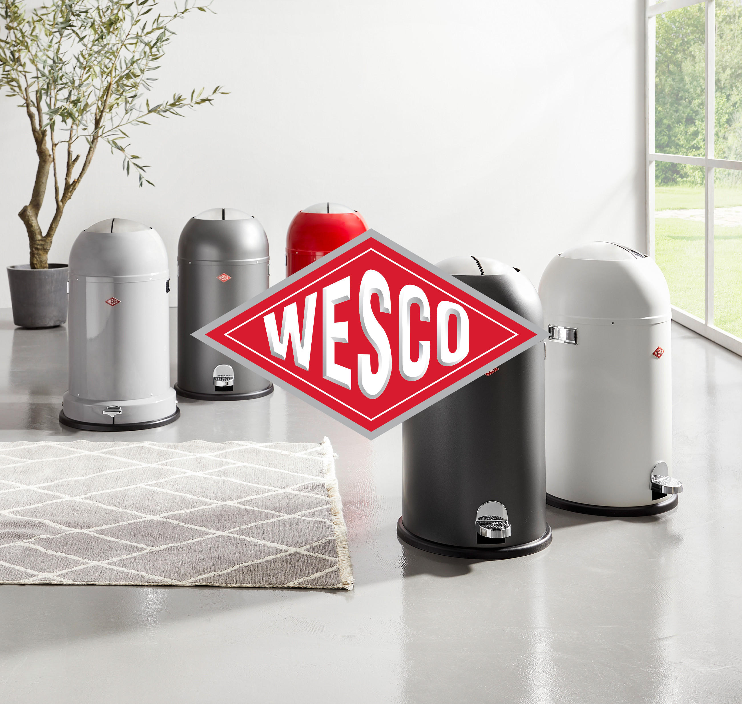 Verschiedene Mülleimer der Marke Wesco