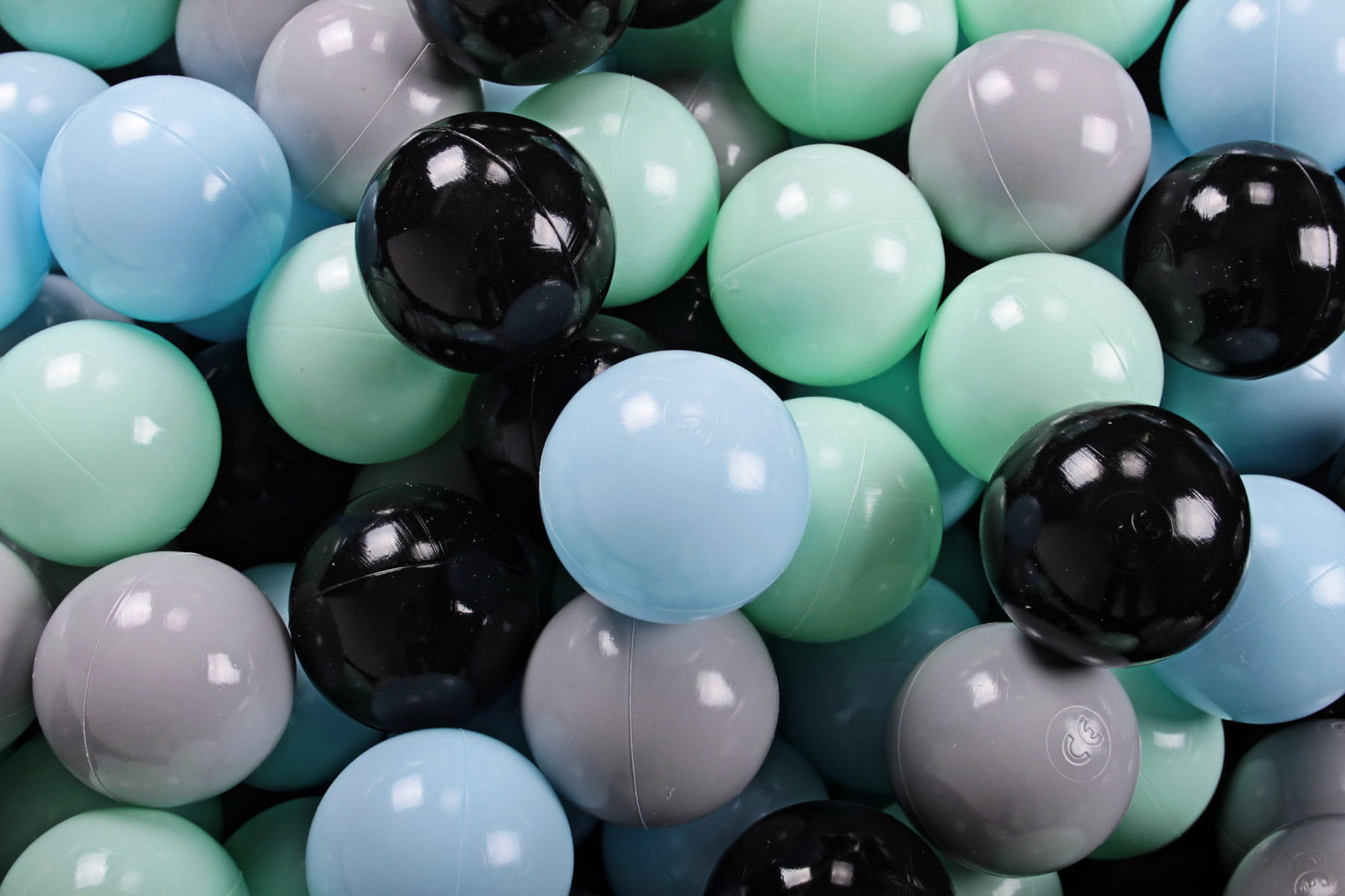 BÄLLE für Bällebad, Spielbälle, Plastikbälle für Kinder Set 200 pcs.: Mint/Grau/Blau/Schwarz - Robinienfarben, Textil (7/7/7cm) - MeowBaby