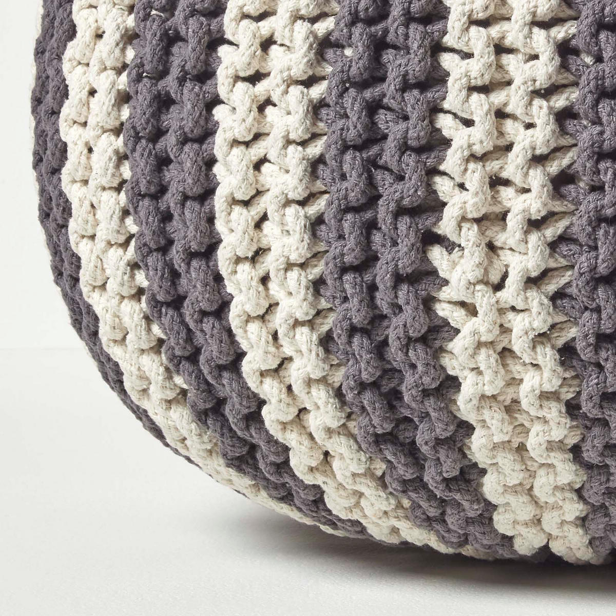 STRICKPOUF rund, grau-creme gestreift, 50/50/40 cm - Grau, Textil (50/40/50cm) - Homescapes
