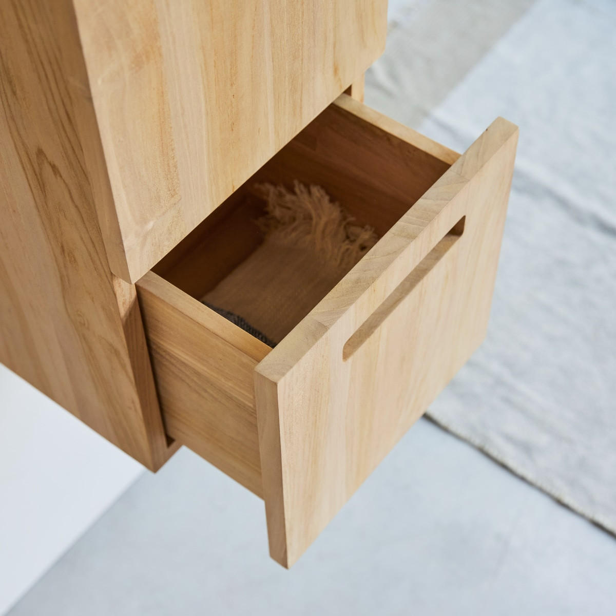 HOCHSCHRANK Line Natur aus Teak - Naturfarben, Holz (30/130/32cm) - Tikamoon