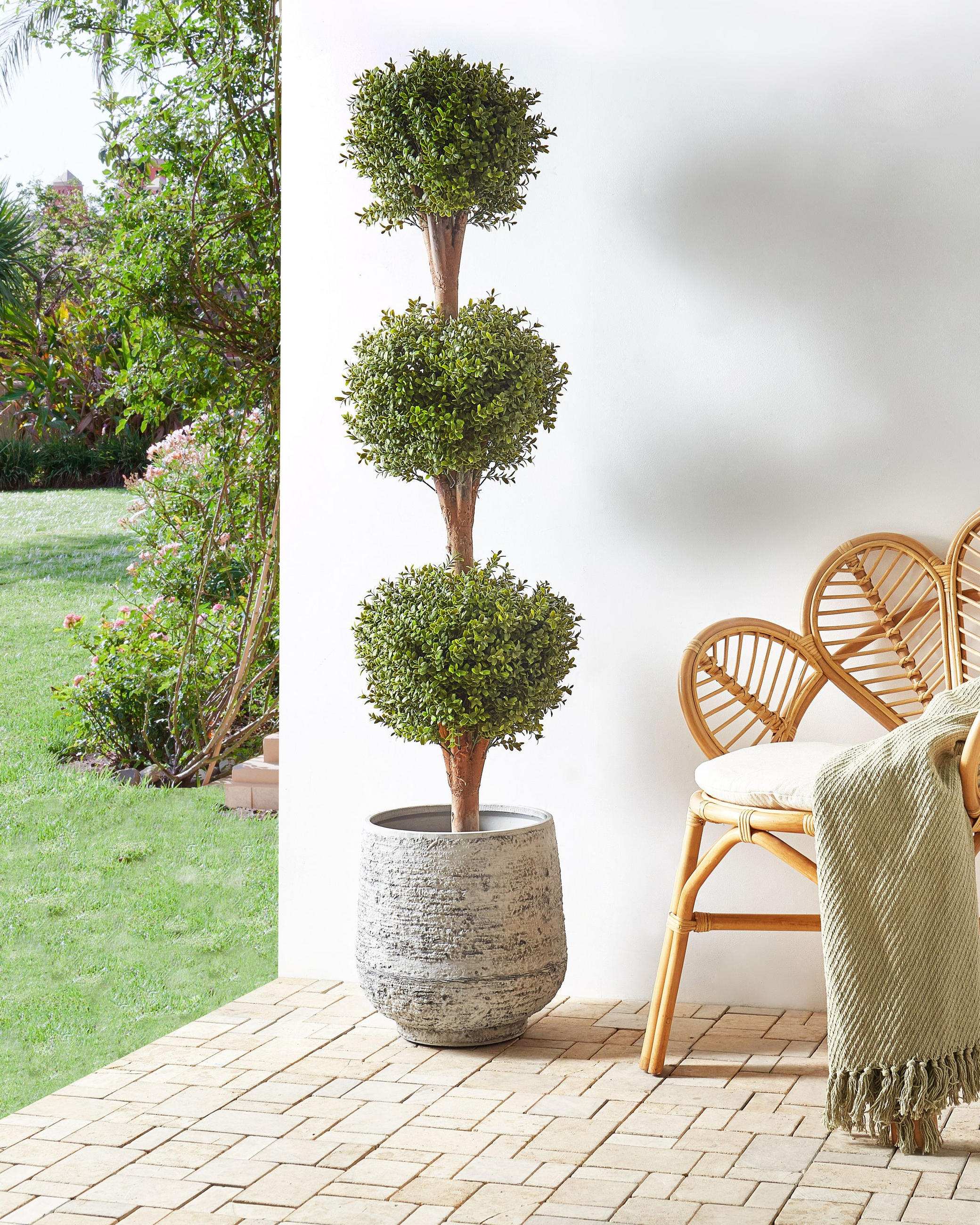 KUNSTPFLANZE im Blumentopf 154 cm Grün/Dunkler Holzfarbton Buxus Ball Tree - Dunkelbraun/Grün, Kunststoff (154cm) - Beliani