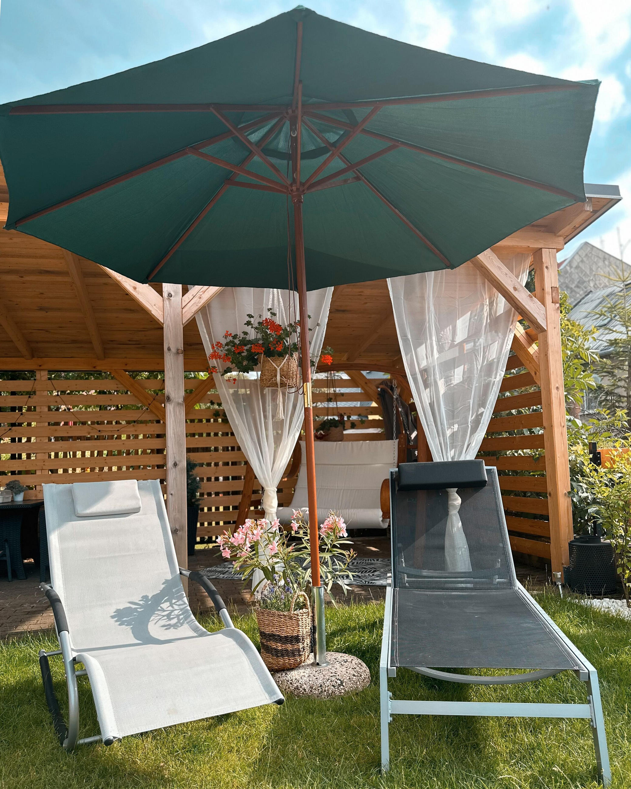 SONNENSCHIRM 270 cm grün Toscana - Dunkelbraun/Grün, Textil (270/270cm) - Beliani