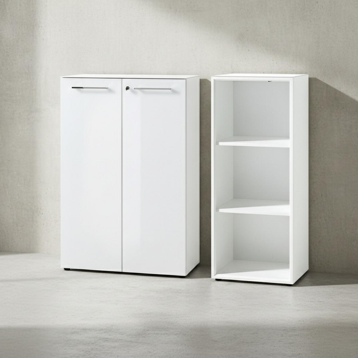 BÜRO-SET MUENCHEN 2-teilig Weiß | 120cm hoch | Kommode x Regal | Glas Front & Abschließbar - Weiß, Holzwerkstoff/Metall (145/120/37cm) - KADIMA DESIGN