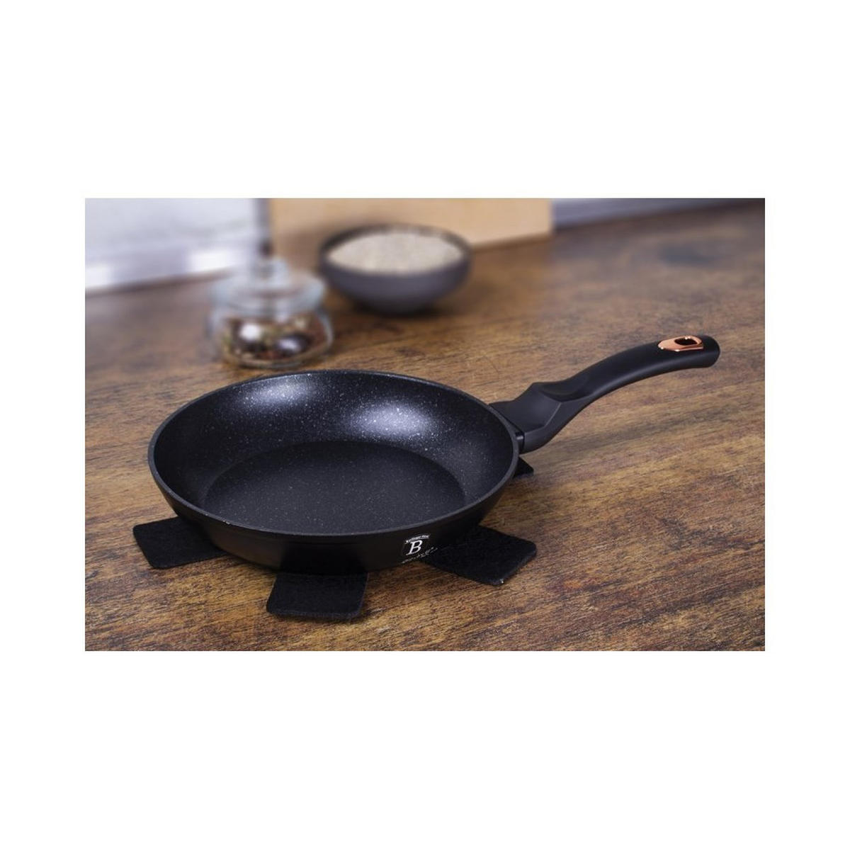 PFANNE Schwarz 28/28/5.2 cm BH1635 - Schwarz, Metall (28cm) - Berlinger Haus