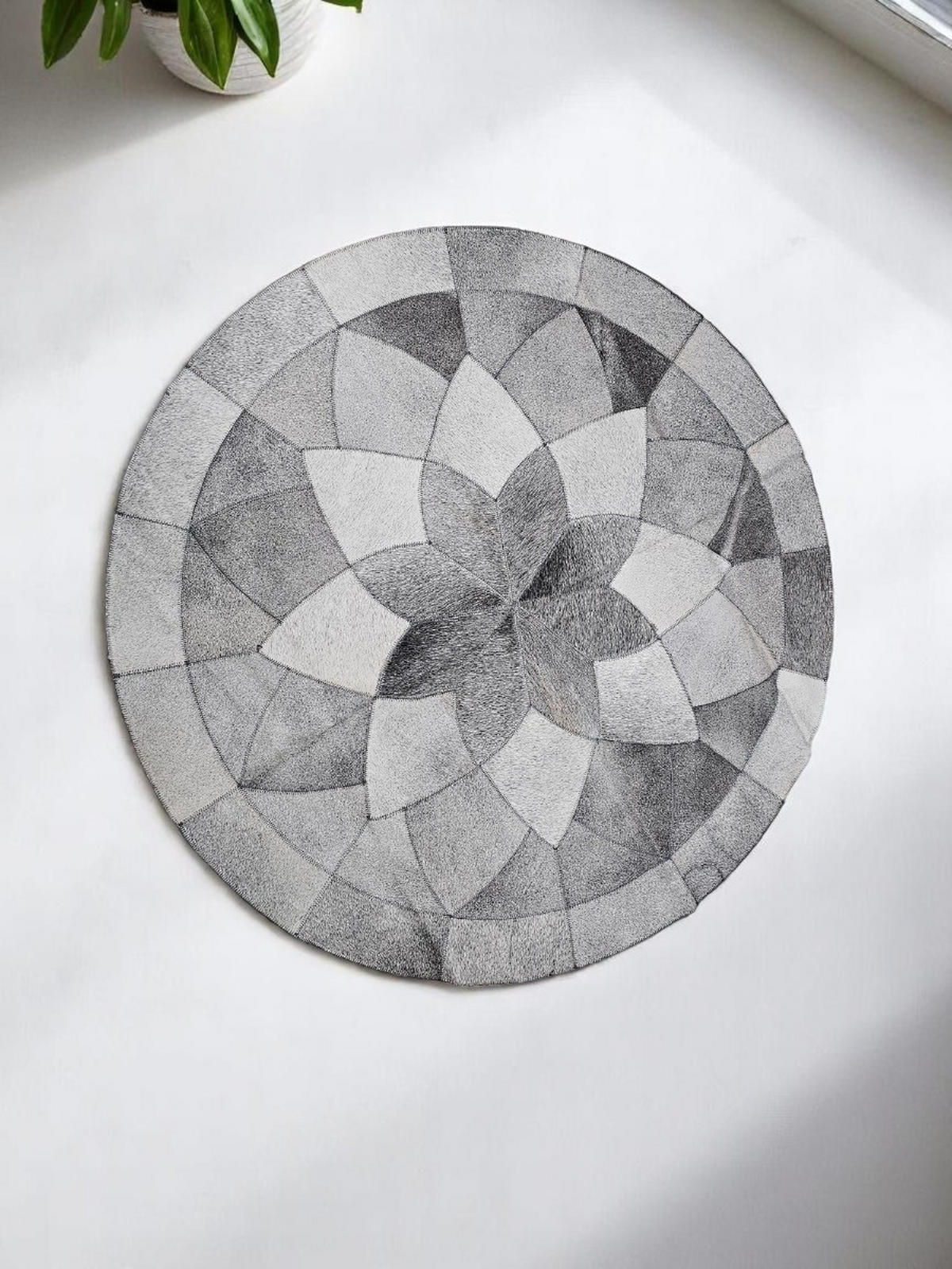 TEPPICH Patchwork Rund Kuhfell Geometrisch 140/140 cm - Dunkelgrau/Hellgrau, Fell (140/140cm) - Provellus