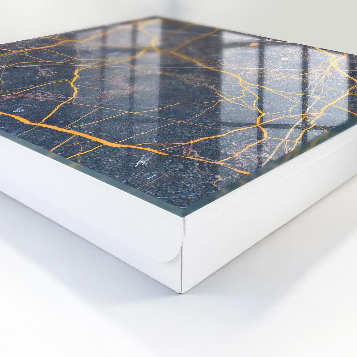 SCHLÜSSELBOX Weiß 30x30 cm – Türöffnung nach rechts - Dekorative Linien - Gelb, Metall (30/30/5cm) - TULUP