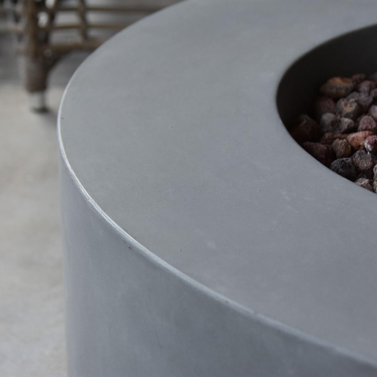 FEUERTISCH Tramore Gasfeuerstelle aus GF-Beton 87/87/36 cm - Hellgrau, Naturmaterialien (87/37/87cm) - Elementi