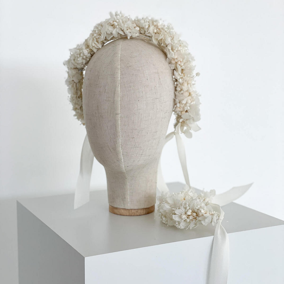 HAARKRANZ Trockenblumen weiß Hortensie - weiß - Weiß, Naturmaterialien (30cm) - Lykke & You