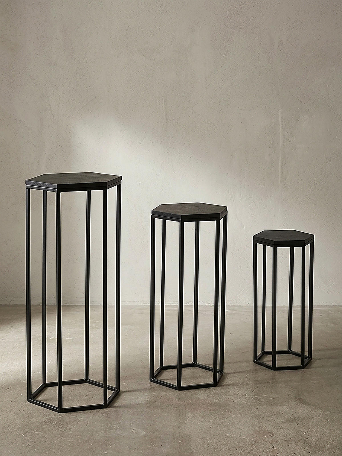 BEISTELLTISCHE 3er Set Massivholz und Metall in Hexagon-Form - Schwarz, Holz/Metall (35/35/90cm) - KADIMA DESIGN