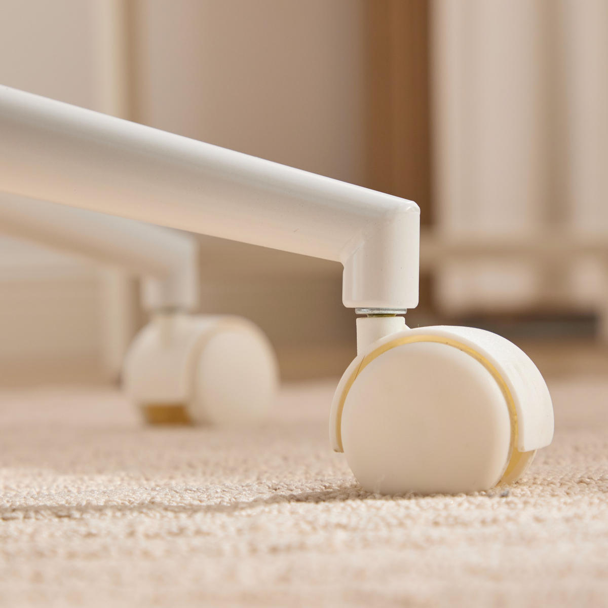 DREHSTUHL Creme Kunstfell mit Rollen, höhenverstellbar - Creme, Textil (63/94/67cm) - Urban Meuble