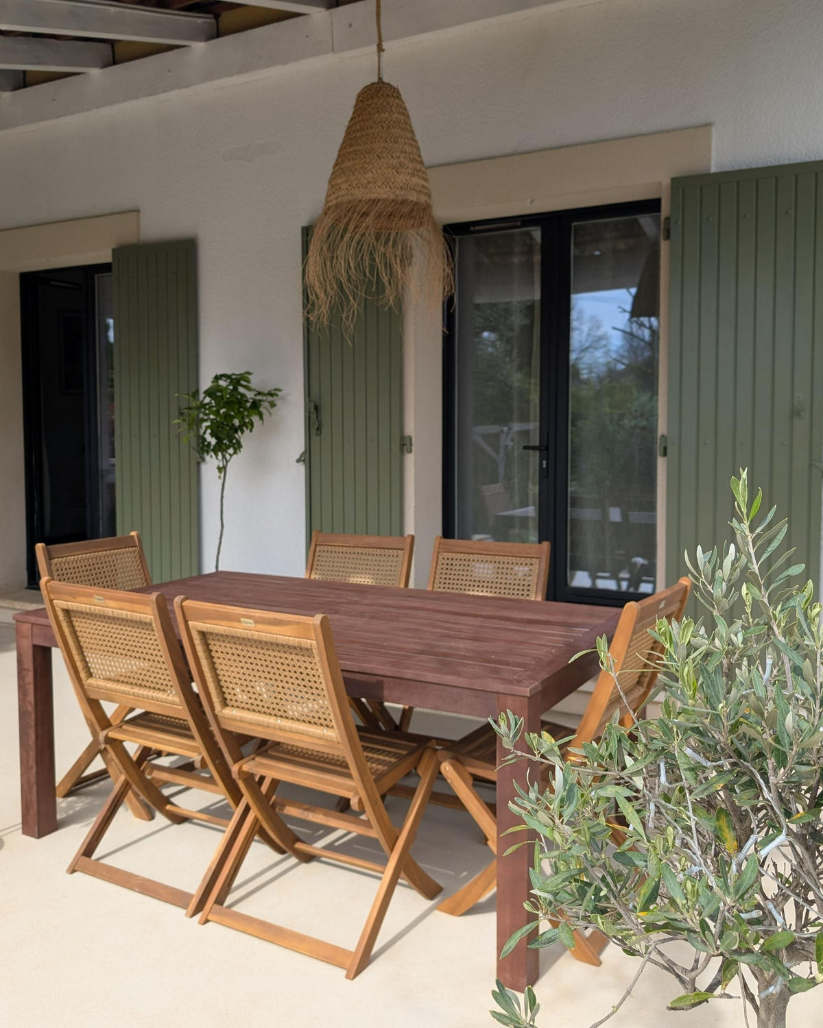 GARTENTISCH Eukalyptusholz dunkel braun 180x100 cm Tuscania - Dunkelbraun, Holz (100/180/73cm) - Beliani