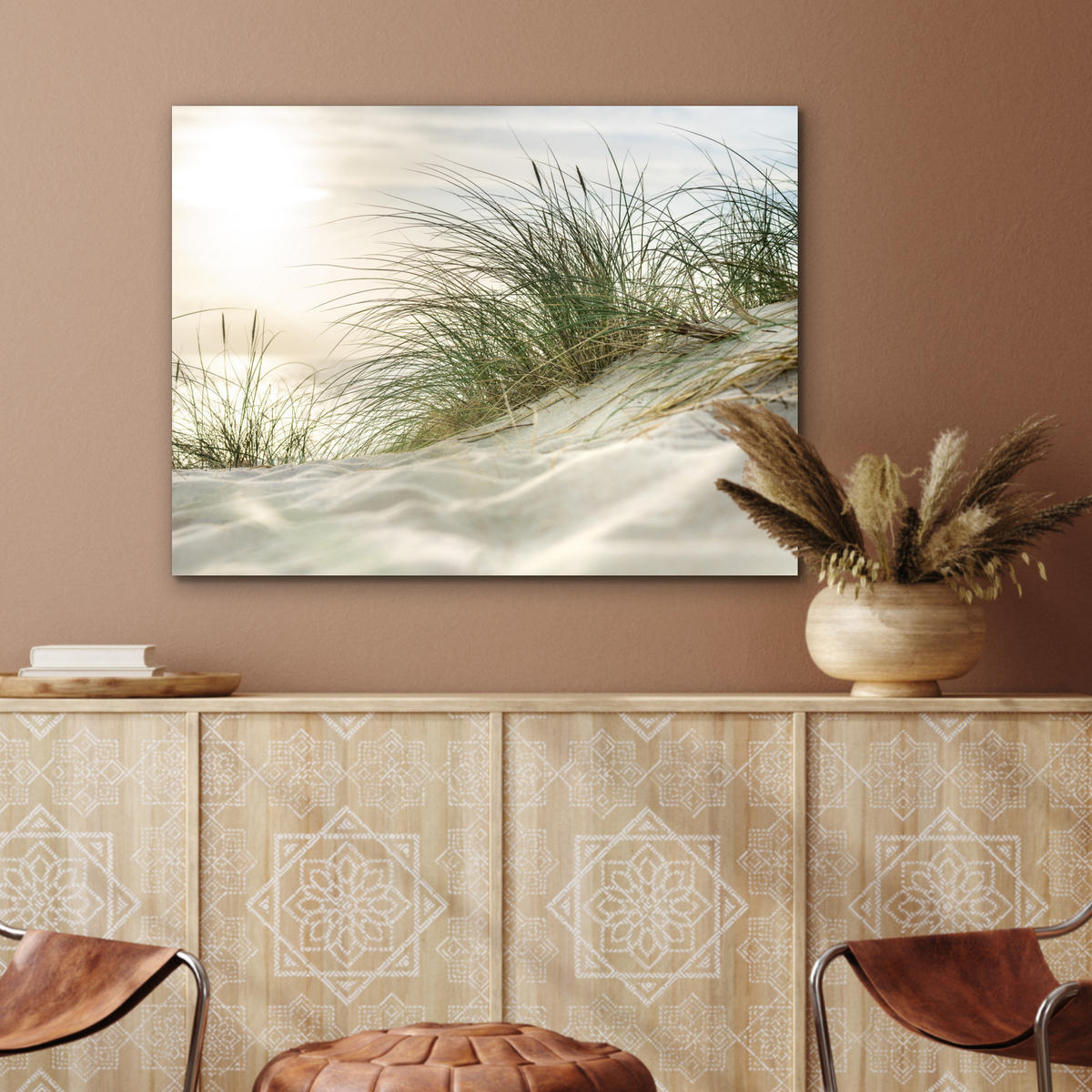 KOVOVÝ OBRAZ Duny s marramovou trávou pod slnkom nemeckého národného parku Schleswig-Holsteinisches Wattenmeer 80x60 cm - krémová, kov (80/60cm) - MuchoWow