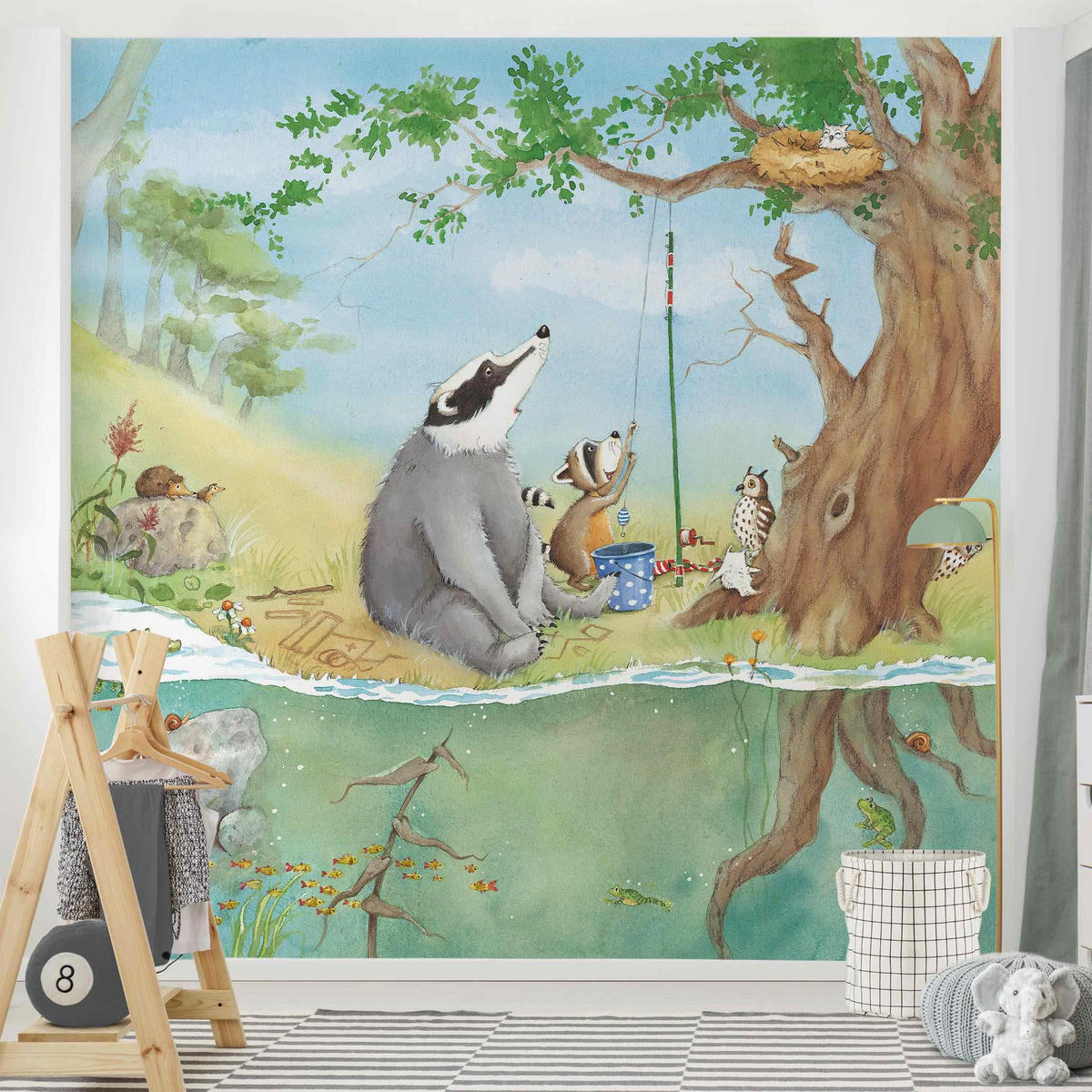 FOTOTAPETE Wassili Waschbär - Ein Fahrstuhl für Elsa 240/240 cm - Türkis, Papier (240/240cm) - Bilderwelten