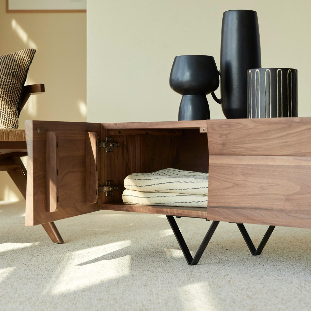 TV-SCHRANK Metric Dunkelbraun aus Walnuss - Dunkelbraun, Holz (175/43/40cm) - Tikamoon