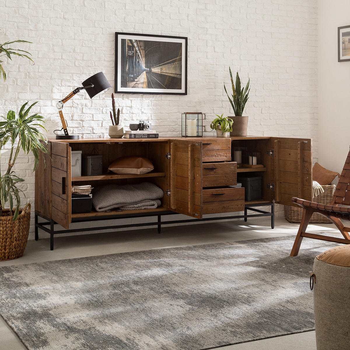 SIDEBOARD mit 3 Türen - Akazie massiv / Metall - Schwarz/Pinienfarben, Holz (200/80/45cm) - home24