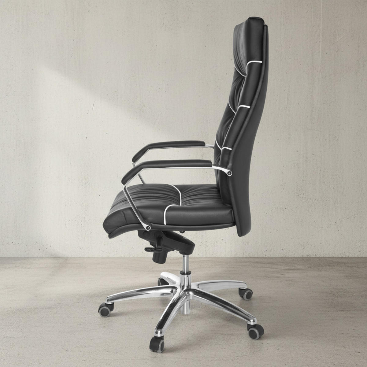 CHEFSESSEL Echtleder mit Soft-Air Polsterung und Aluminiumfußkreuz 5-Punkt-Mechanik KANZAS - Silberfarben/Schwarz, Leder (60/126/55cm) - KADIMA DESIGN