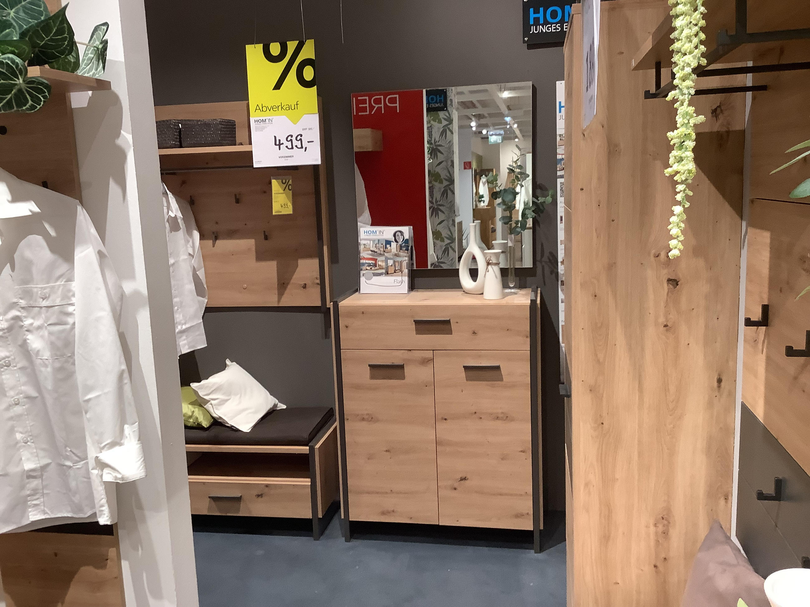 Vorzimmer Flash - Hom`in