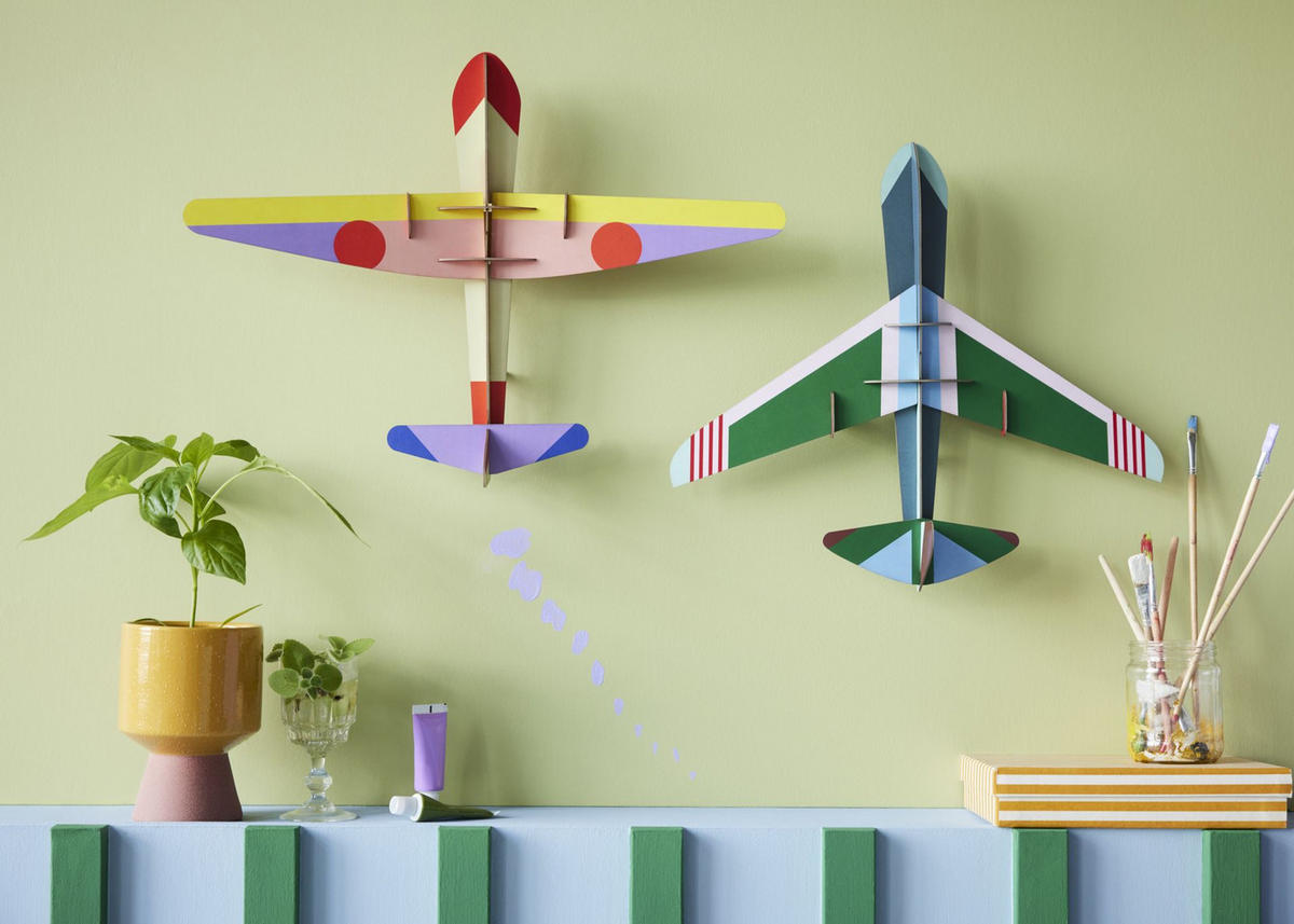 WANDDEKO Mutiges Flugzeug 9.5/36.5 cm - Multicolor, Wellpappe (9.5/36.5/50cm) - KUNSTLOFT