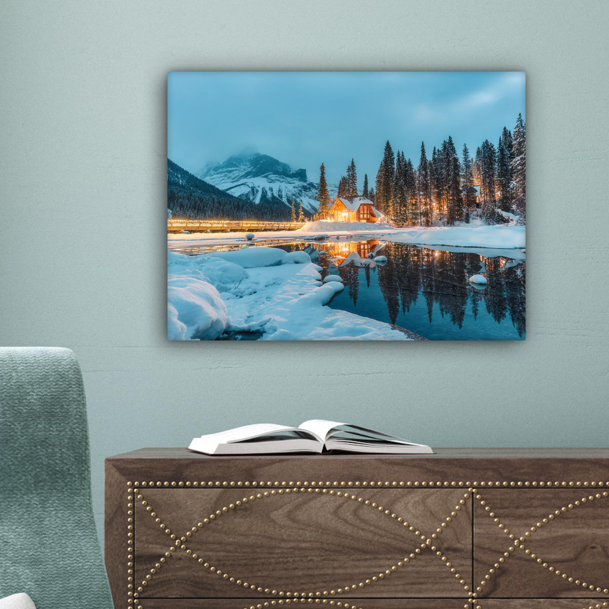 LEINWANDBILD Winterlandschaft - Natur - Haus - Berge - Schnee 40x30 cm - Hellblau, Textil (40/30cm) - MuchoWow