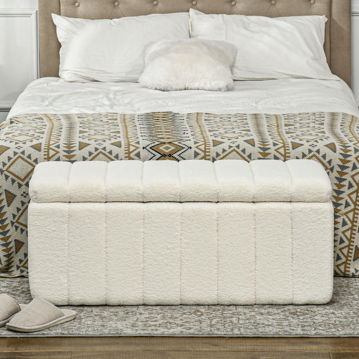 SITZBANK mit Stauraum, Polsterbank mit Teddy-Vlies-Optik, Bettbank mit Holzbeine - Creme/Schwarz, Kunststoff/Textil (45/46/102cm) - HOMCOM