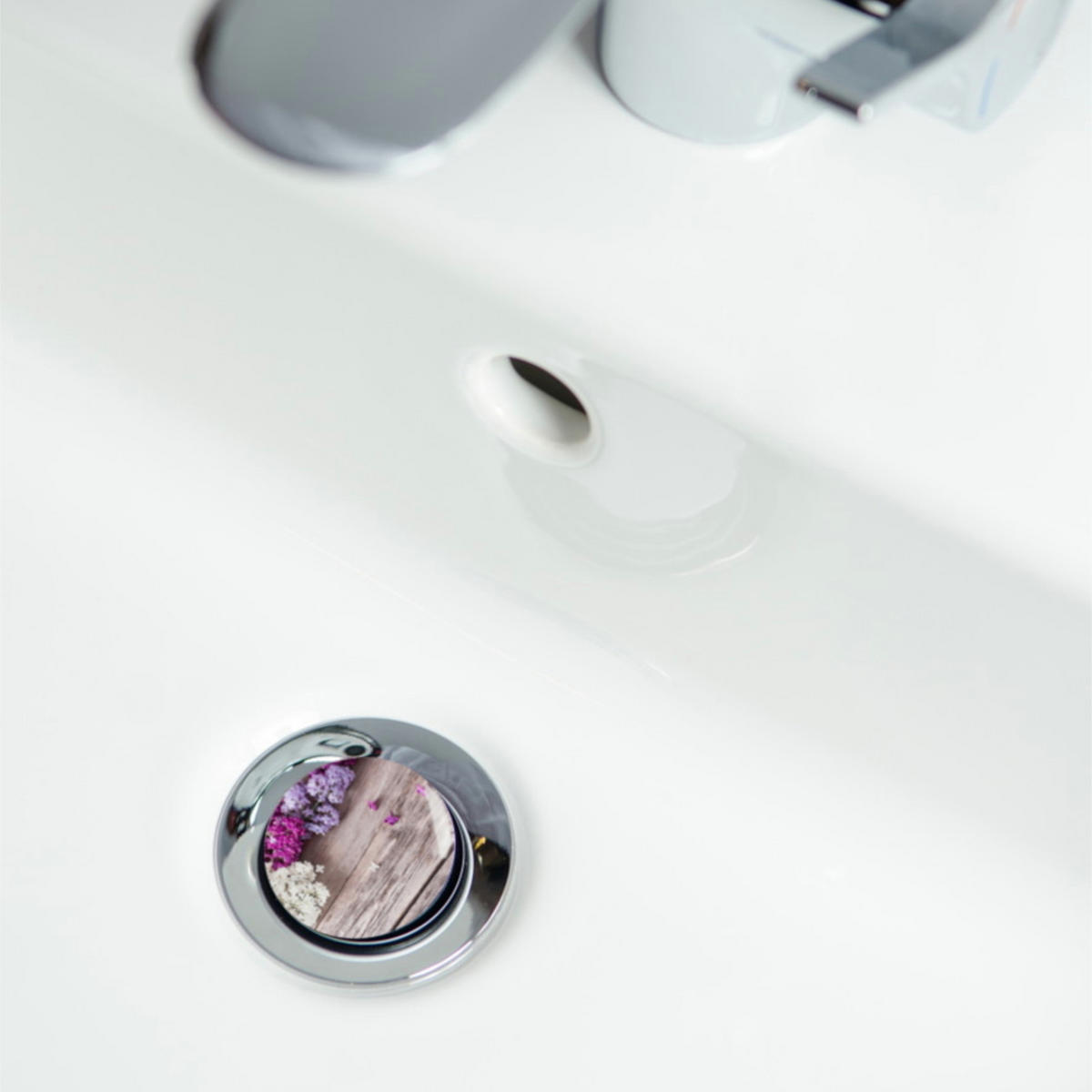 WASCHBECKENSTÖPSEL Flieder - Violett, Kunststoff/Metall (4/7/7cm) - Sanilo