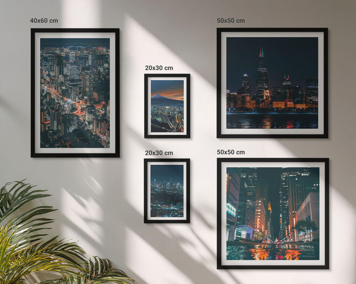 BILDER SET 5er Set - 50x50 cm & 20x30 cm & 40x60 cm Schwarzer Rahmen - Bergpanorama der Stadt bei Nacht - Schwarz, Kunststoff (40/60cm) - TULUP