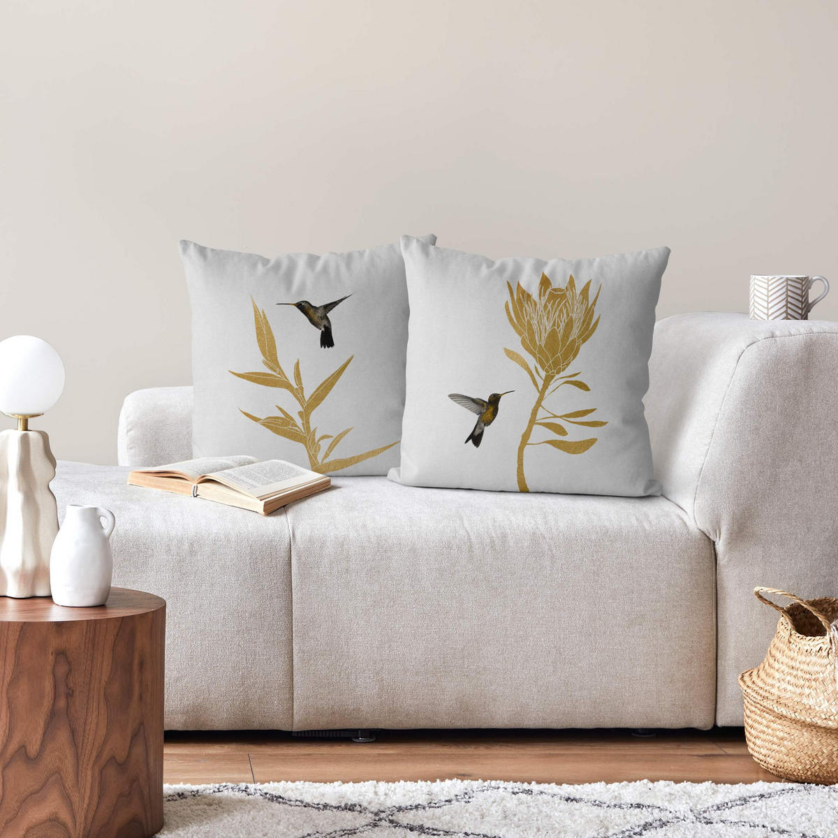 DEKOKISSEN 2er-Set Kolibri und tropische goldene Blüten Duo 50/50 cm - Goldfarben, Textil (50/50cm) - Bilderwelten