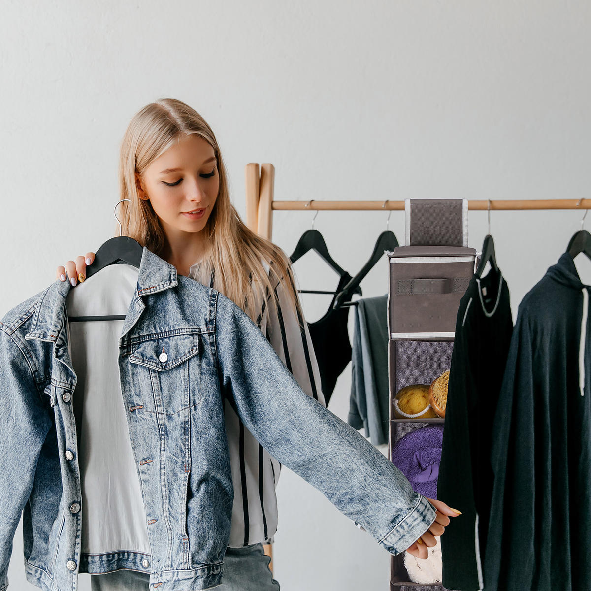 ZÁVESNÁ polica - antracitová, textil/vlnitá lepenka (31cm) - Relaxdays