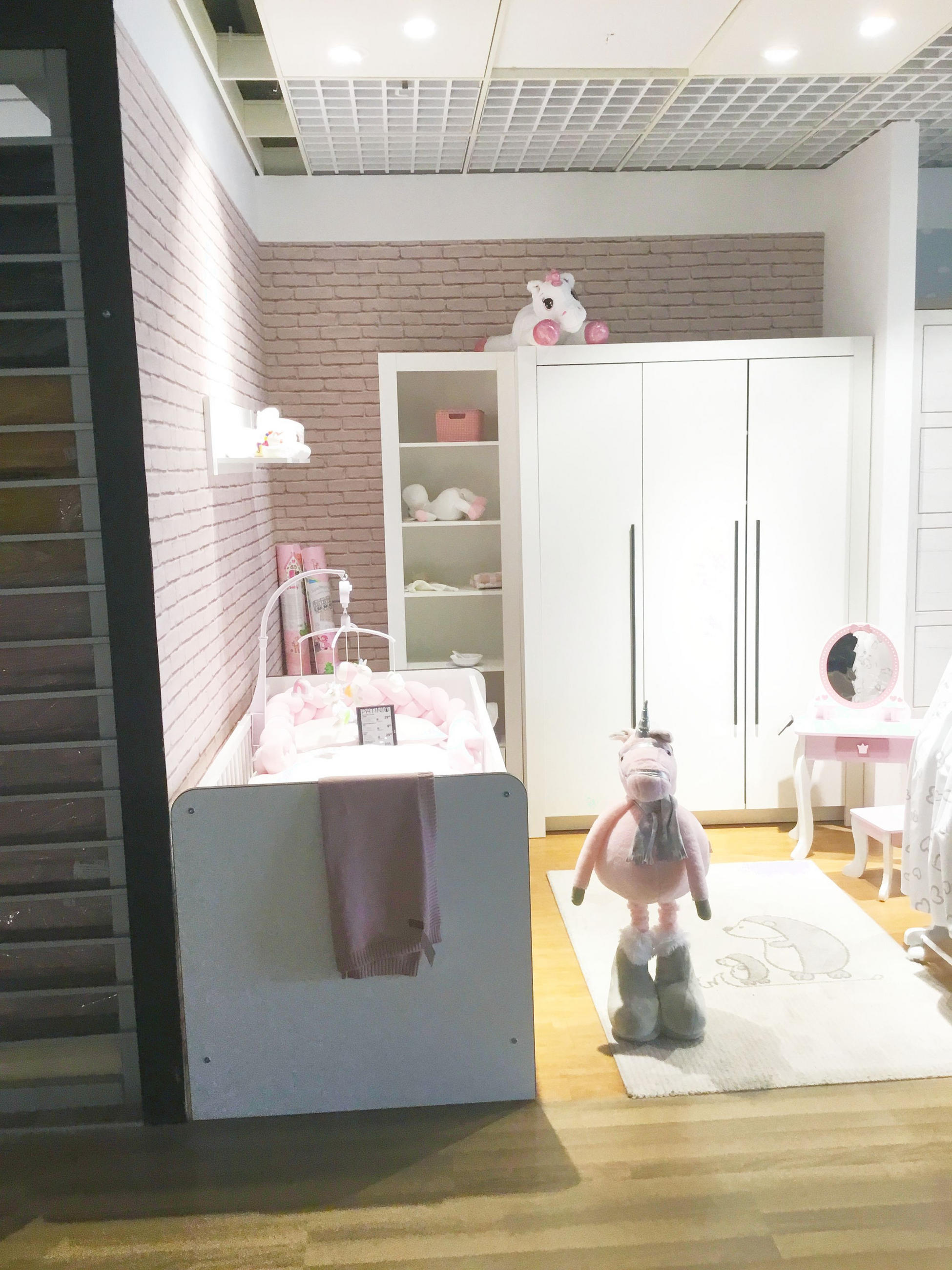 BABYZIMMER PULNI
