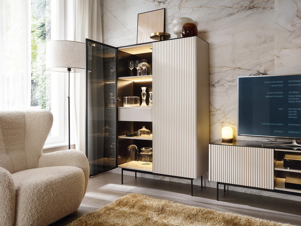 VITRINE Rita Kaschmir, Hochschrank mit LED Beleuchtung und Glasfront - Kaschmir/Schwarz, Holzwerkstoff (107/163/39cm) - Bettso