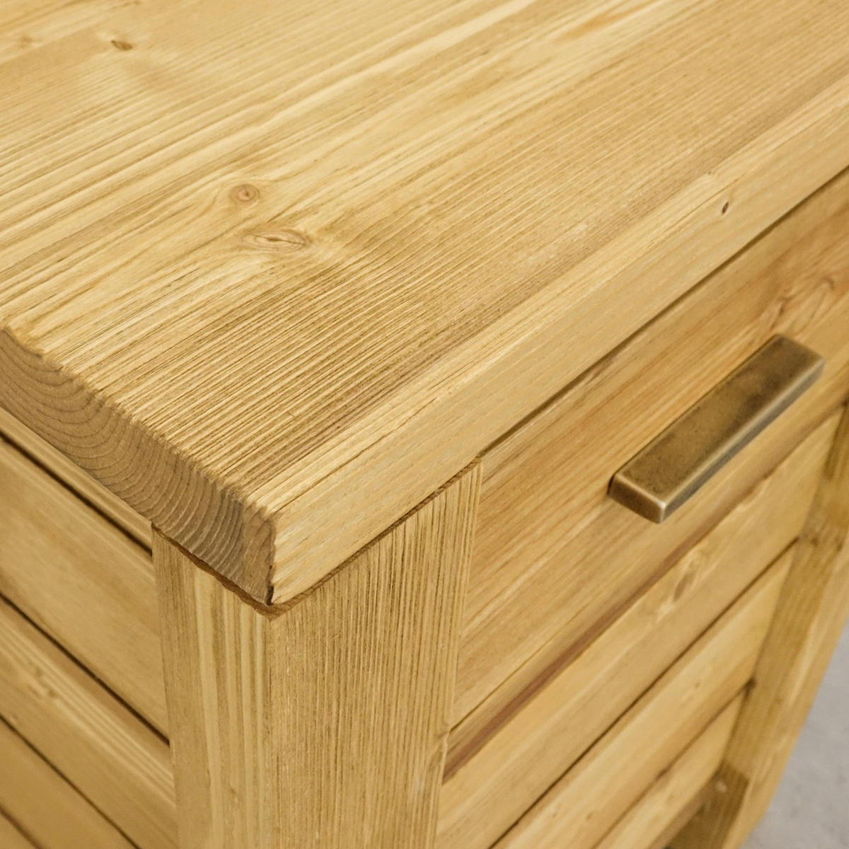 NACHTTISCH aus Massivholz MIDLAND - Honig, Holz (45/60/38cm) - Seart