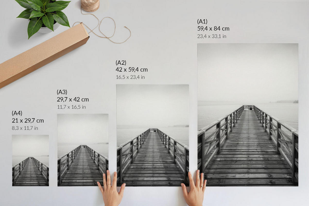 POSTER - 59x84 cm - Minimum - Schwarzer Steg - Grau, Textil (59/84/0.1cm) - TULUP