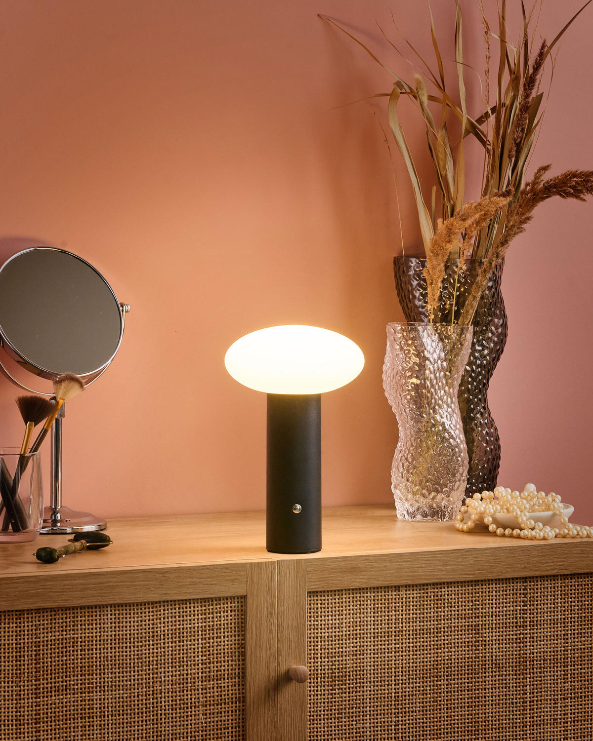 LED-TISCHLEUCHTE Schwarz/Weiß Buayan - Schwarz/Weiß, Metall (15/15/25cm) - Beliani