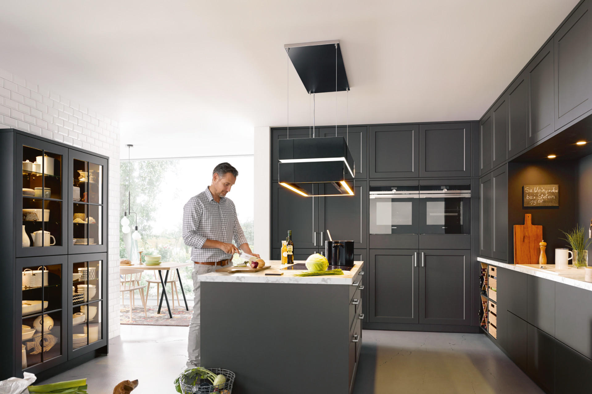 Moderne Landhausküche schwarz