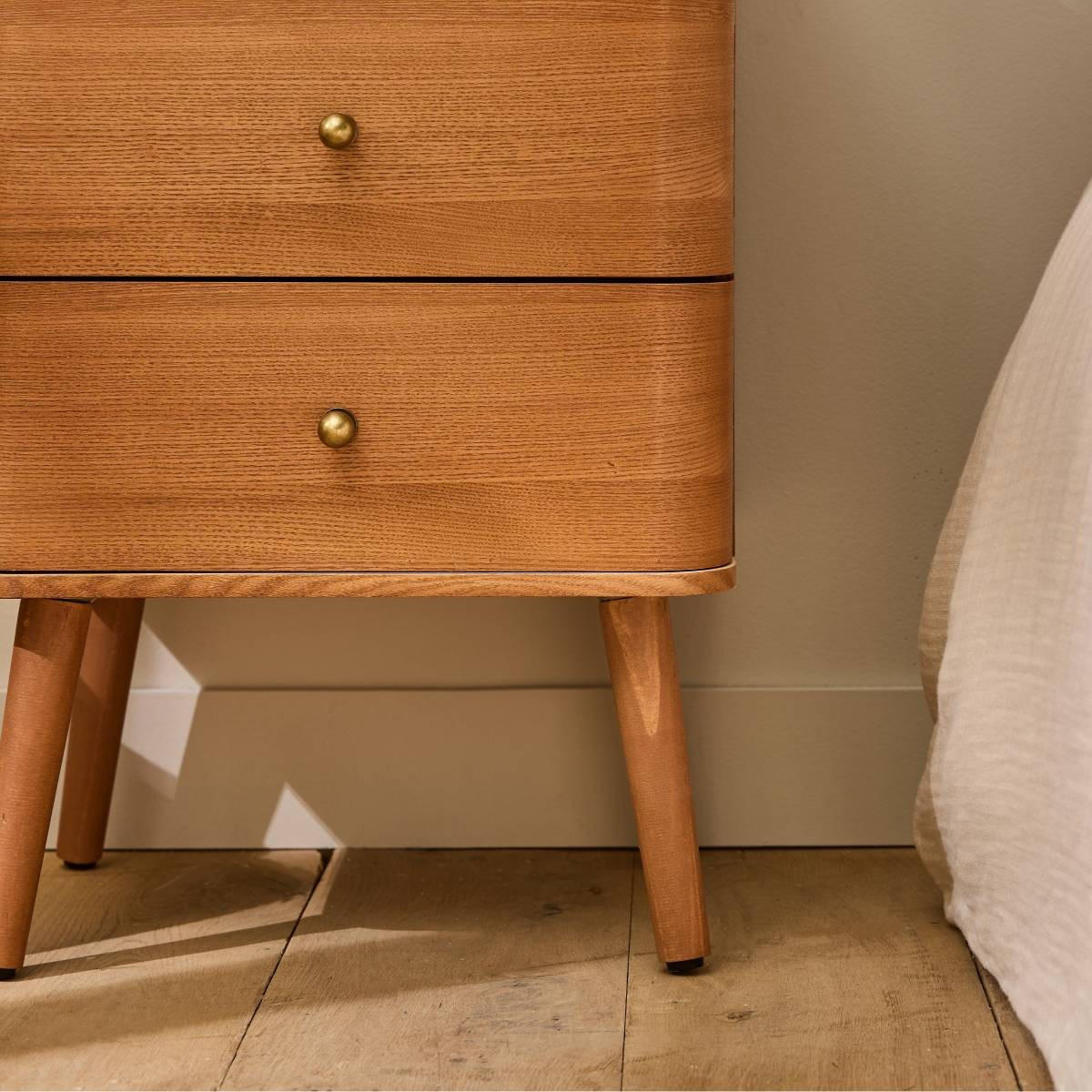 NACHTTISCH mit 3 Schubladen und abgerundeten Kantenfronten 35/71/42 cm - Eschefarben, Holzwerkstoff (35/71/48cm) - Calicosy