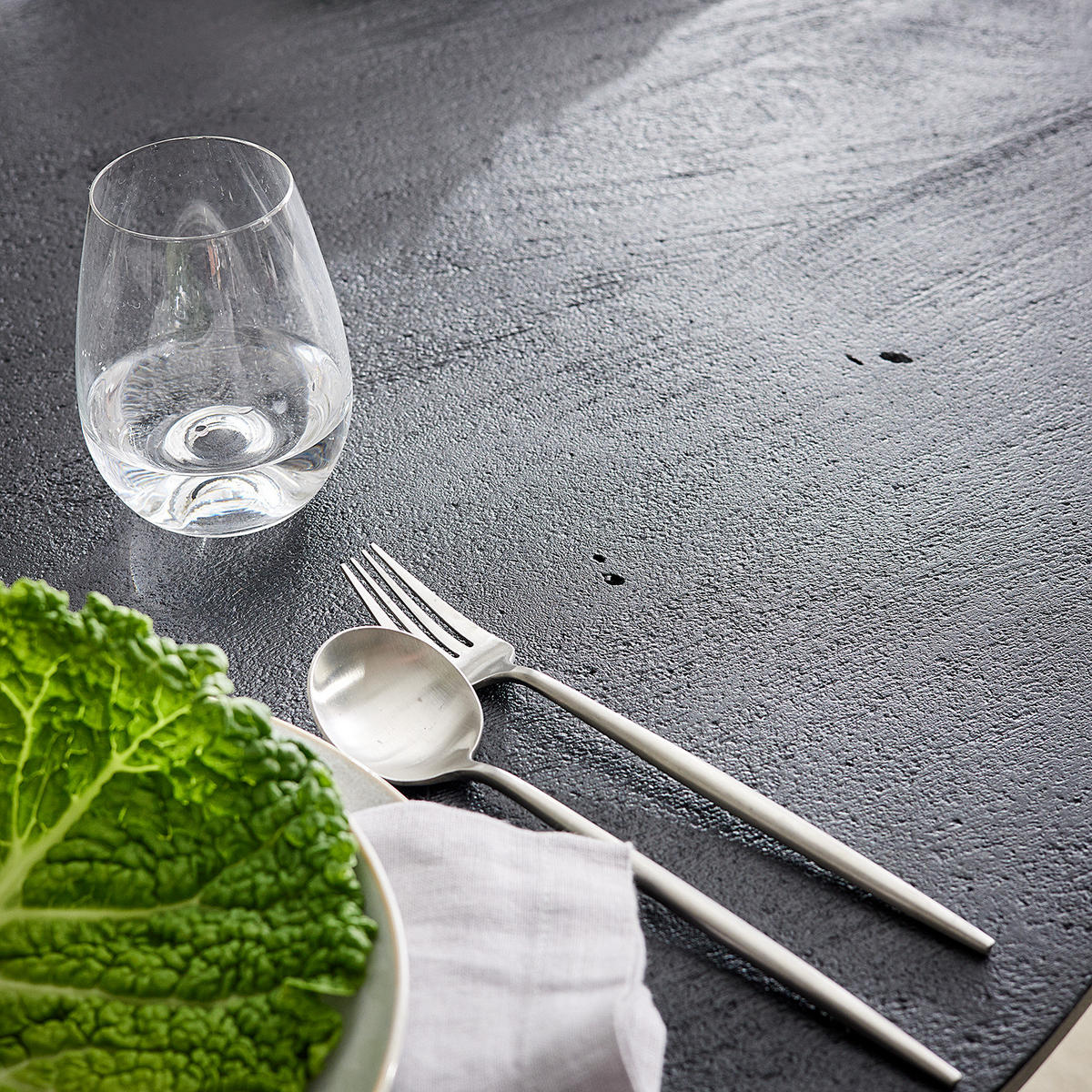 ESSTISCH - Akazie massiv, Akazie Schwarz - Schwarz/Akaziefarben, Holz (140/140/77cm) - home24