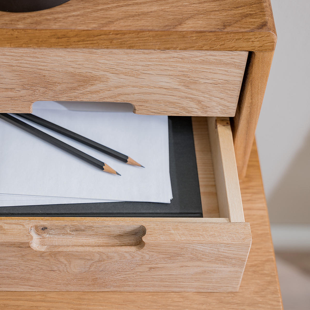 SCHREIBTISCH - Eiche massiv - Eichefarben, Holz (58/110/90cm) - home24