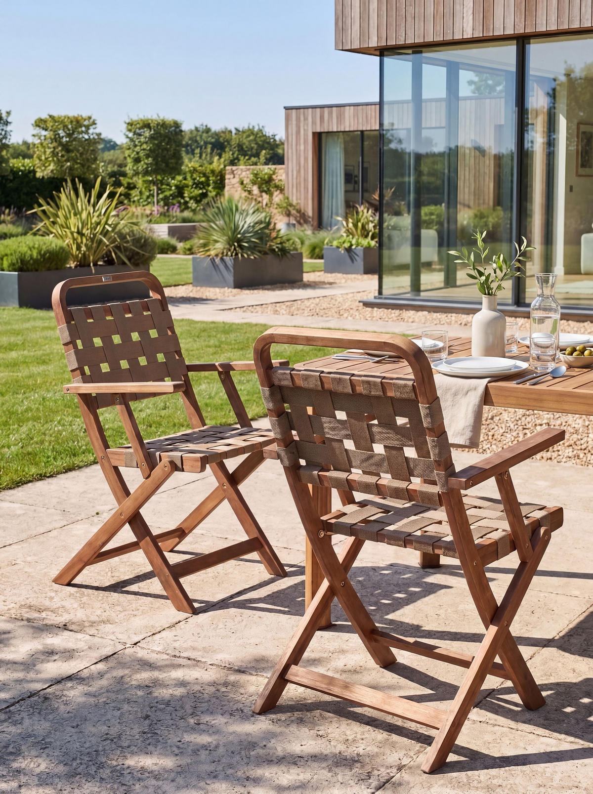 GARTENSTUHL 2er Set Akazienholz Braun Milzano - Braun, Holz (54/117/52cm) - Beliani
